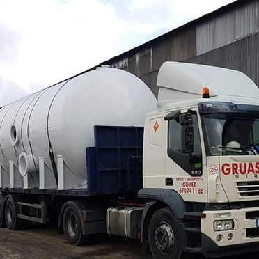 Grúas y Transportes Gómez camión cisterna